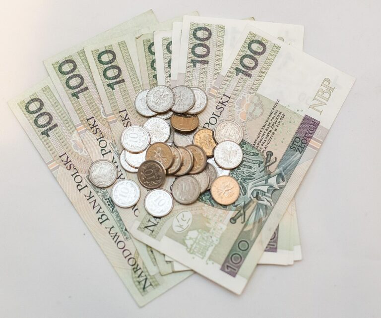 Pensione di vecchiaia 2026: ecco i nuovi requisiti e importi